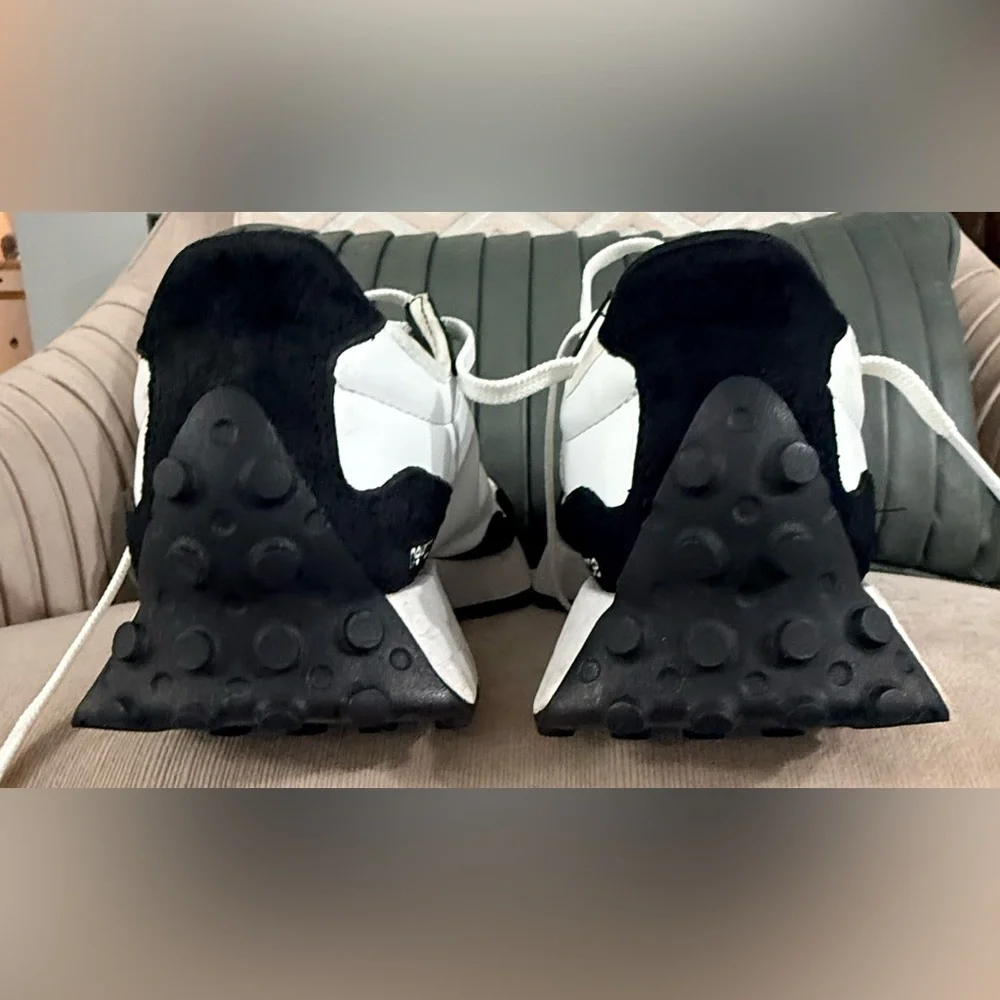 New Balance Black and White Athletic Shoes. RARE - Picture 4 of 5
